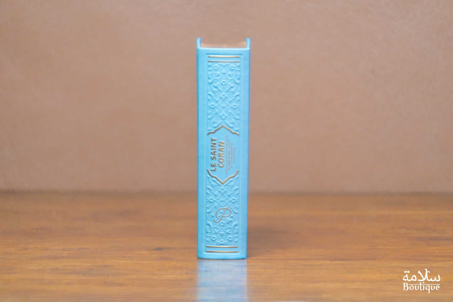 CORAN BLEU PASTEL ORNEMENT EN RELIEF - S