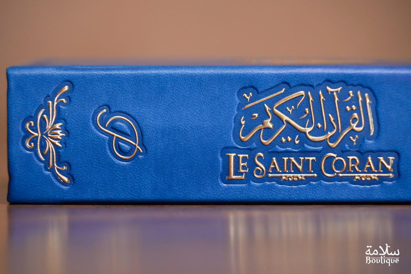 CORAN BLEU PROFOND ORNEMENT CREUX EN BORDURE - S