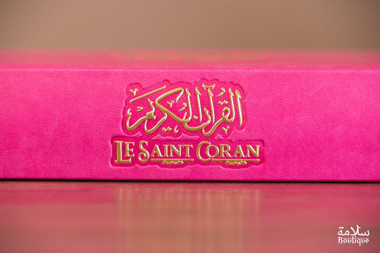 CORAN ROSE FUCHSIA ORNEMENT CREUX EN BORDURE - M
